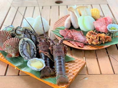 カブクリゾートペア宿泊券（トレーラーハウス利用） / ペア 伊勢志摩 志摩 三重 宿泊券 一泊二食 1泊2食 クーポン付き 宿泊 旅行 観光 サウナ BBQ 〔200-23〕