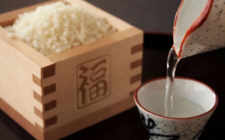 越後の銘酒『月不見の池』1800ml 6本 猪又酒造 日本酒 地酒 新潟 糸魚川 一升瓶 家呑み 晩酌に最適 1.8l 辛口