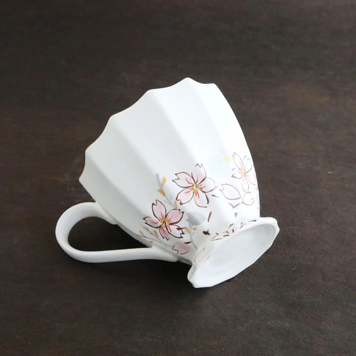 【美濃焼】koyomiお花マグカップ 4月 桜【buzan 武山窯】食器 コーヒーカップ ティーカップ [MBA016]
