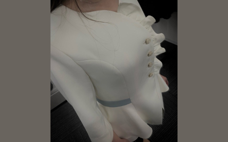 COEL×JapanHerbalEstheticAssociationコラボ・シャンパンホワイトカラー・おしゃれ着エステ用ユニフォーム・フリル付き韓国人気ジャケット 【189001】