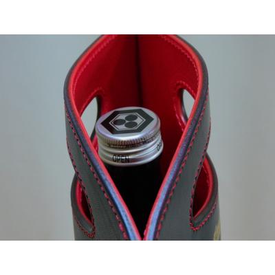 ふるさと納税 五城目町 牛革使用　ワインキャリー1本用(赤黒)　 |  | 01