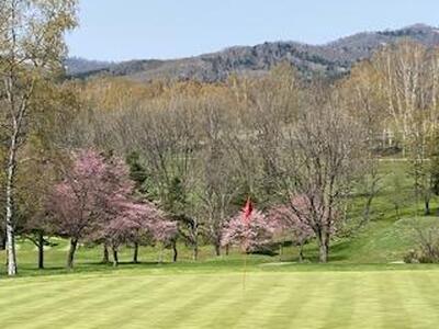 【旭川ゴルフ倶楽部】全日セルフプレー券お食事付（1品）　16ラウンド分　+　オウンネームボール1ダース【 ゴルフ券 ゴルフプレー ゴルフ場利用券 ゴルフラウンド ゴルフ体験 北海道ゴルフ 旭川ゴルフ 