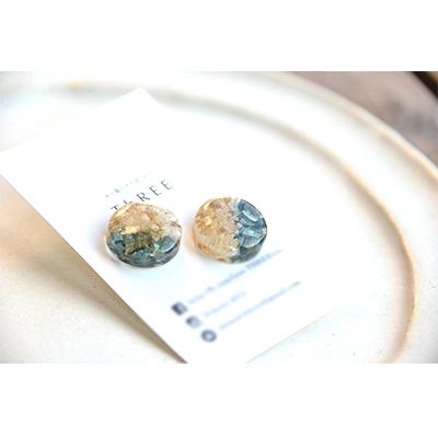 ふるさと納税 那賀町 木の藍染め×小花 樹脂ピアス |  | 01