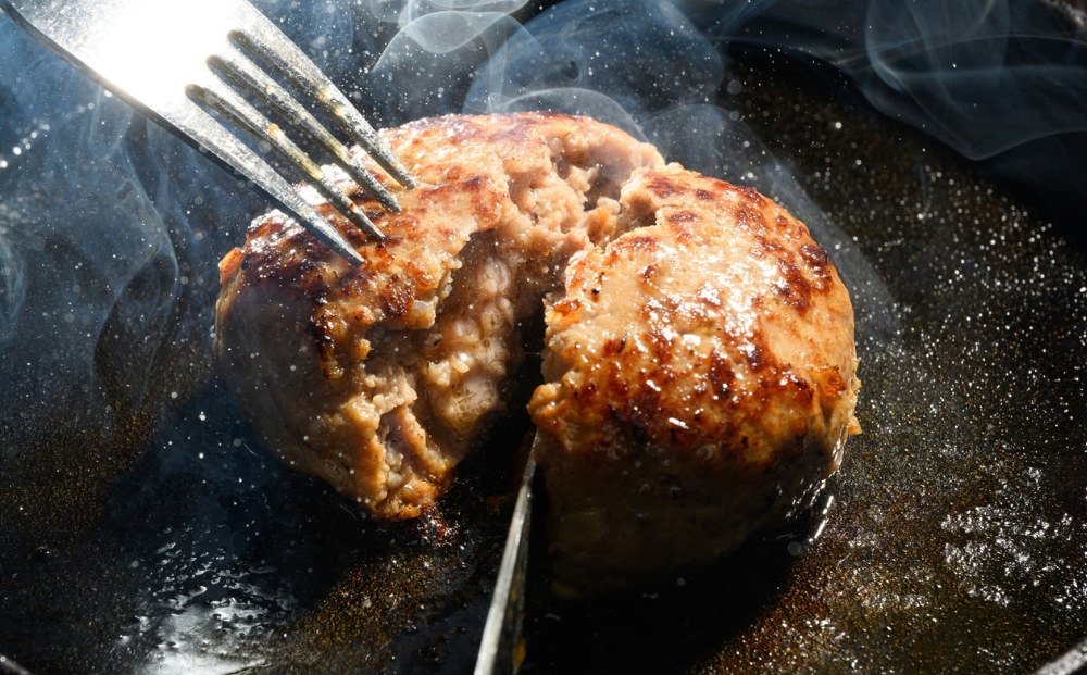 飛騨牛 入り ハンバーグ 20個 | ハンバーグ 生ハンバーグ 飛騨牛 肉 牛 牛肉 ふっくら ジューシー 時短 おかず 惣菜 夕食 冷凍 小分け 焼くだけ 送料無料 岐阜 瑞穂市 まるたか
