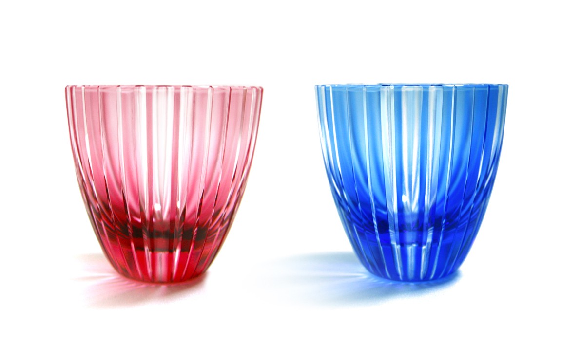 
                  浅草切子 KANA KURITA「ぐい呑 滝縞 青藍/金赤」ペアセット 木箱入り| 切子 花切子 切子ガラス ガラス工芸 グラス ガラス コップ 手作り ぐい呑み 家飲み 酒器 ハンドメイド 手作り ギフト 贈答 プレゼント
                