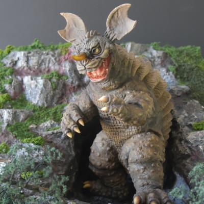 ふるさと納税 高石市 地底怪獣バラゴン/出現ジオラマ GK完成品《オリジナル1点もの》レジンキャスト製塗装済完成品
