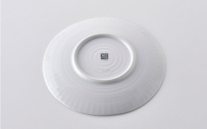 【波佐見焼】しのぎ茶碗・中皿（白磁）セット【一龍陶苑】 [CC87]