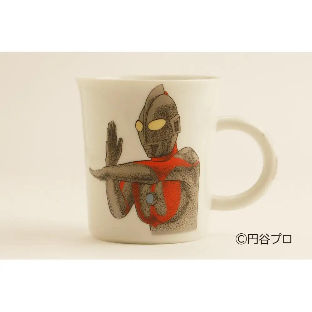 九谷焼　ウルトラマンマグカップ　スペシウム光線