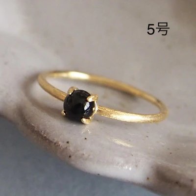 【ふるさと納税】5号 天然石 オニキス リング (Silver925 18KGP仕上げ) 指輪 ／ Maco アクセサリー シルバー ヘアライン加工 プレゼント 奈良県 田原本町