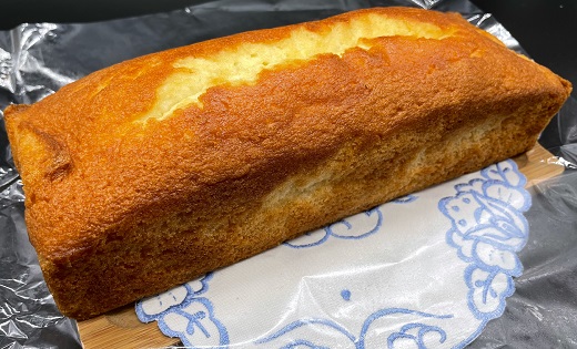 スイーツケーキ３回定期便（パウンドケーキ・ショコラブラン・ロールケーキ） お菓子 デザート おやつ 焼き菓子 洋菓子 【J00002】