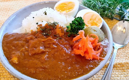 
            素材にこだわった！ 四万十 チキン カレー 5食セット 〔冷凍〕 四万十鶏 スパイス ［1594］
          