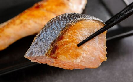 12/15までのご入金で年内発送】網走産　鮭いくら　親子セット（ミニ）【 ふるさと納税 人気 おすすめ ランキング 鮭 天然 さけ サケ 白鮭 シャケ サイコロ 鮭切身 さけ切身 サケ切身 シャケ切身