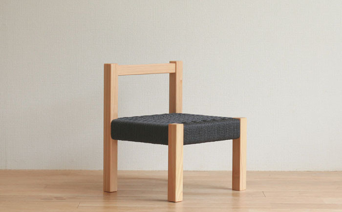
            対馬ヒノキ キッズチェア ( ブラック )《対馬市》【家具製作所kiiro】 チェア 椅子 家具 ヒノキ [WAL013]
          