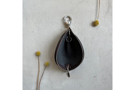 バナナキーケース（ヌメブラック）