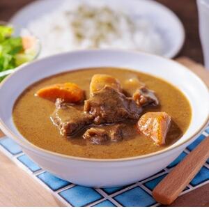 つやま牛そずり肉カレー4個と津山産きぬむすめ2合×2個セット【1372733】