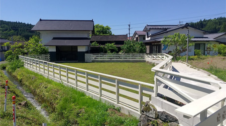 【熊本県小国町】一棟貸しゲストハウス「Kamida179」日帰り利用券（最大10名まで利用可） 熊本 阿蘇 小国町 杖立温泉 わいた温泉 山川温泉 湯けむり 温泉 蒸し湯 旅行 観光 飲食 お買い物 