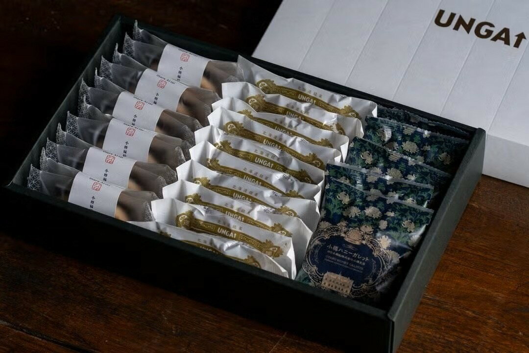 【ふるさと納税】《小樽美味撰C》小樽百貨UNGA↑が贈る「みんなで楽しめる焼菓子セット」 | バウムクーヘン 焼きバウム ガレット ハニーガレット 最中 もなか チョコ チョコレート お取り寄せ スイーツ お菓子 お土産 ギフト セット 小樽市 北海道 送料無料