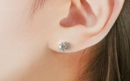 Ｐｔ９００製Ｔｏｔａｌ０．６０ｃｔ(０．３０ｃｔ／０．３０ｃｔ)ダイヤモンドピアス※鑑別書(カード)付 ALPER082