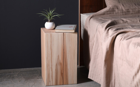 【削り出しの京若狭杉が癒やす】杉のサイドテーブル 最高級「芯去り」仕様