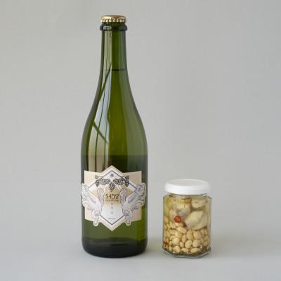 ふるさと納税 韮崎市 甲州スパークリングと「マコモダケ・大豆」のピクルスセット