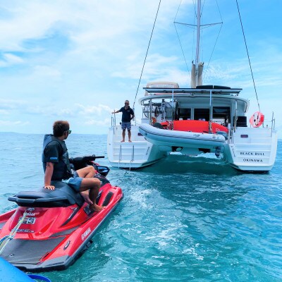 【与那原マリーナ発】沖縄ラグーンヨットチャーター DAYチャーター8名様プラン(約6〜7時間)【1389619】