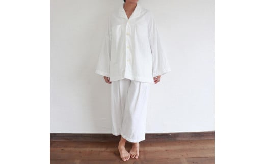 はくすうパジャマ　白【寝巻 オーガニック 男女兼用 肌に優しい ガーゼ ストライプ  おすすめ 広島県 尾道市】