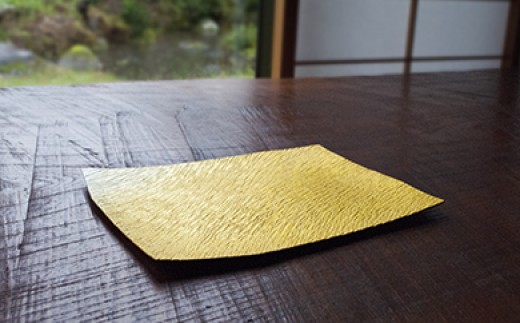 
【金属工芸品】収穫の景色の盛皿

