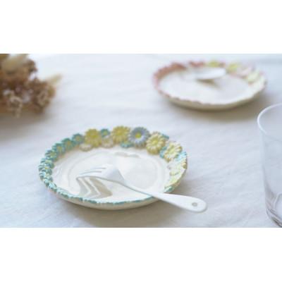 ふるさと納税 八千代市 【陶器】花かんむりの小皿セット(ピンク・ブルー)(つちのわ 石黒美佐緒 作)　1セット |  | 01