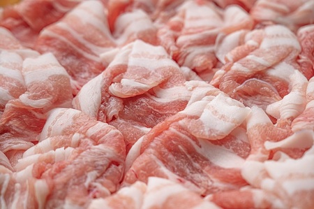 【直売不揃いご家庭用】霧島ホエー豚不揃い焼肉用切り落とし　300ｇ×5Ｐ（国産 豚 豚肉 産地直送 宮崎県産 小分け 焼肉用 不揃い 切り落とし 送料無料）