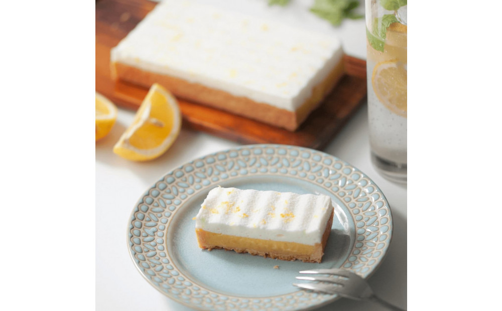 自家製 タルト・オ・シトロン・ムランゲ Tarte au citron et meringue à la crème chantilly