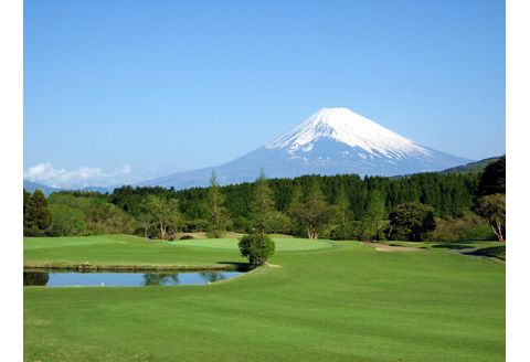 芦の湖カントリークラブ 平日ゴルフ利用券 3名 1ラウンド セットランチ 利用券 富士山 眺望 ゴルフ場 自然 景色 リゾート 観光 レジャー スポーツ プレー 関東 旅行 ゴルフツアー コース 18ホール パノラマビュー 箱根 国立公園 チャンピオンコース 駿河湾 東名高速 アクセス バス タクシー 伊豆 三島市 静岡県