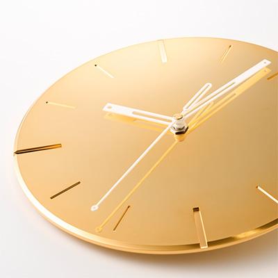 ふるさと納税 戸田市 創業100年の表面技術を受け継ぐ会社が作った ひかりを楽しむ掛け時計260「陽光」 |  | 01