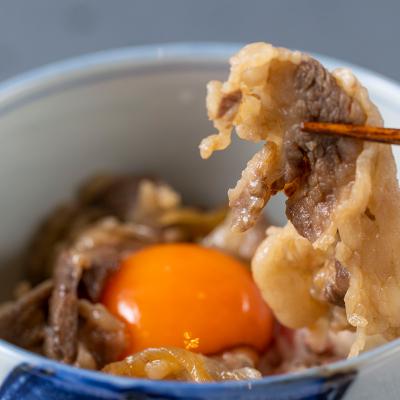 ふるさと納税 新ひだか町 北海道産 黒毛和牛 こぶ黒 和牛農家が作ったA5和牛丼 計4食(2食入り×2パック)【LC】 |  | 02