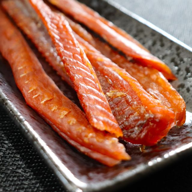 【ふるさと納税】渓流サーモン　燻製ソフトとばジャーキー　30g×6パック【配送不可地域：沖縄・離島】