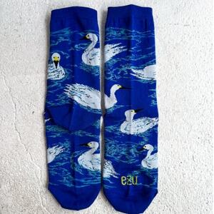 【ezu】relax and go slowly socks　◆靴下◆おしゃれ◆ジャガード編み◆白鳥【1650071】