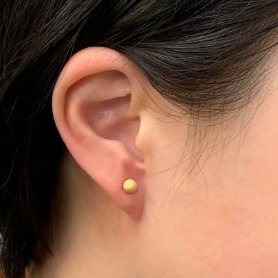 ふるさと納税 甲府市 APE4943 K18YG　5mm　FBピアス |  | 02