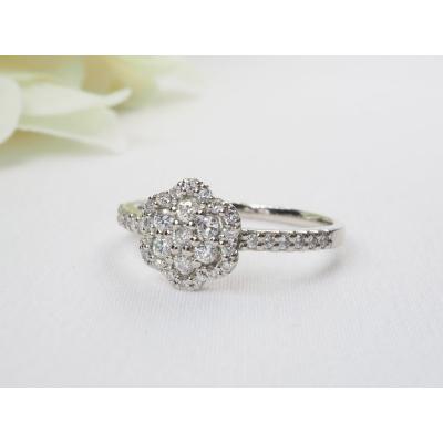 ふるさと納税 甲府市 PT900 0.30ct フラワーダイヤモンドリング8996 |  | 01