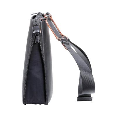 ふるさと納税 豊岡市 豊岡鞄 L.E.D BITES HORSE ショルダーバッグ B301T ブラック |  | 02