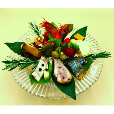 ふるさと納税 由利本荘市 日本酒にピッタリ燻製詰め合わせセット 6種 |  | 03