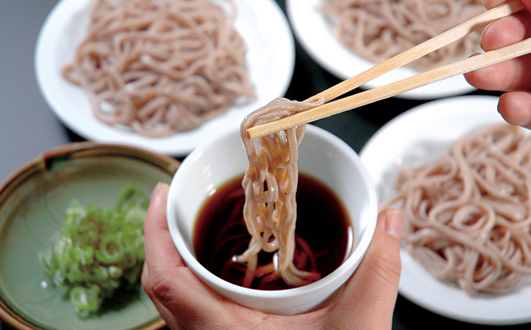 出石そば 石臼挽き 石臼挽きそば粉使用 モンドセレクション 最高金賞受賞 特産品 出石 半なま つゆ付き 4人前 工場より直送 田中屋食品 老舗 創業45年 受賞歴多数 国産 国内製造 蕎麦 ソバ 麺類 お中元 伝統 但馬 豊岡 コウノトリ