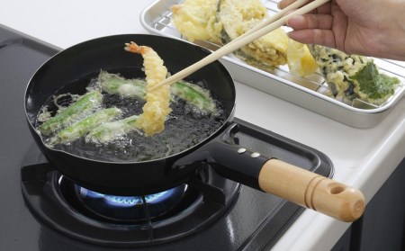 木柄ミニ炒めパン 20cm IH対応 キッチン用品 フライパン 燕三条製 【010S302】