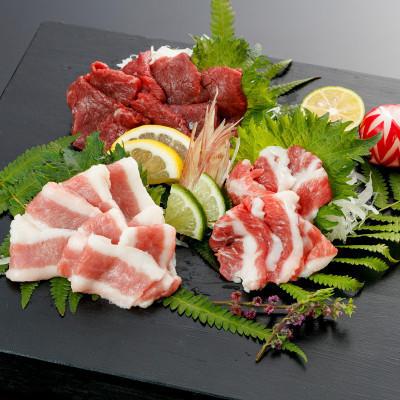 ふるさと納税 湯前町 【熊本と畜】桜屋 馬刺し3種【赤身・フタエゴ・サガリ】450g(専用醤油付き)(湯前町)
