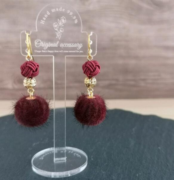 
            ＊ワインレッド×ボルドー＊水引ピアス/玉結びとフェイクファーのピアス　アクセサリー ピアス 雑貨 ファッション おしゃれ かわいい きれい レディース 女性 手作り ハンドメイド 両耳 花柄 人気 京都 丹後 6,000 6000 円 送料無料　AM00321
          