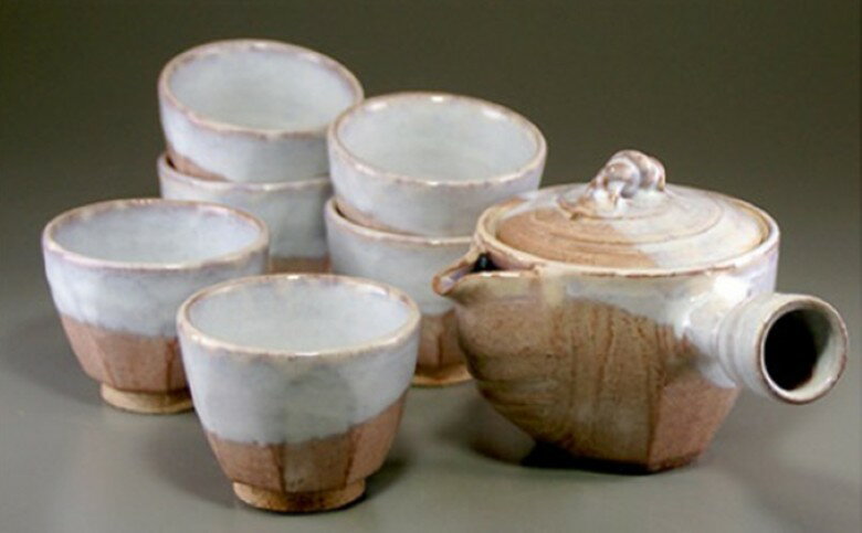 【ふるさと納税】萩焼 番茶器セット 急須 湯呑み6個 セット 和食器 おしゃれ 陶器 お洒落 食器 おしゃれ食器 和風食器 ギフト 人気 モダン 和モダン かわいい 可愛い 山口県 萩市 日本製 贈り物 プレゼント お祝い 結婚祝い 高級感 上品 引き出物 誕生日 記念品 還暦祝い