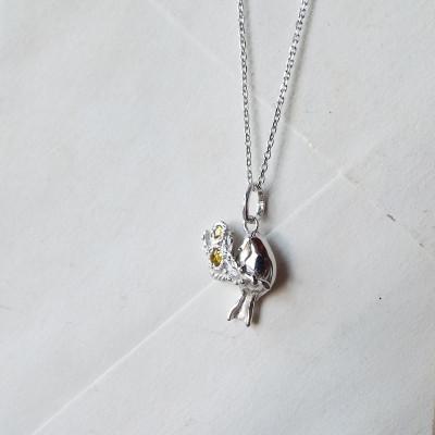 ふるさと納税 戸田市 花と鳥のネックレス(ミモザモチーフ) |  | 01