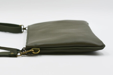 サコッシュ Mサイズ オリーブグリーン AX113-4