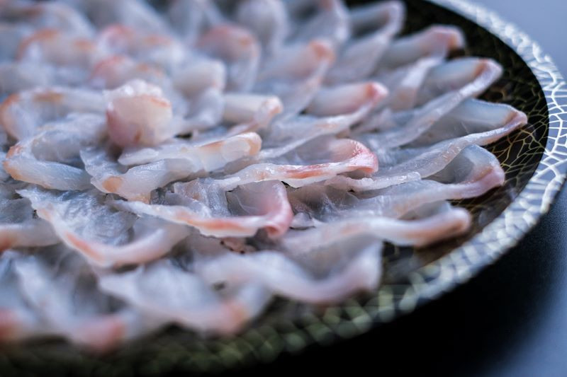 (12007)幻の高級魚　クエのお刺身(薄造り)　3～4人前　160ｇ　長門市　冷凍　山口県