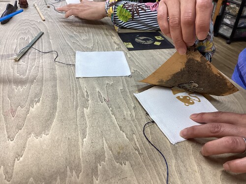 染めものワークショップ（藍の型染コースター）