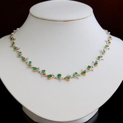 ふるさと納税 山梨市 K18WG/YGエメラルドネックレス【E 5.80ct・D 1.10ct】 |  | 02