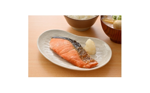 ＜直火焼き魚＞骨取り 銀鮭塩焼き ハーフカット 20切入 加熱済【1700143】